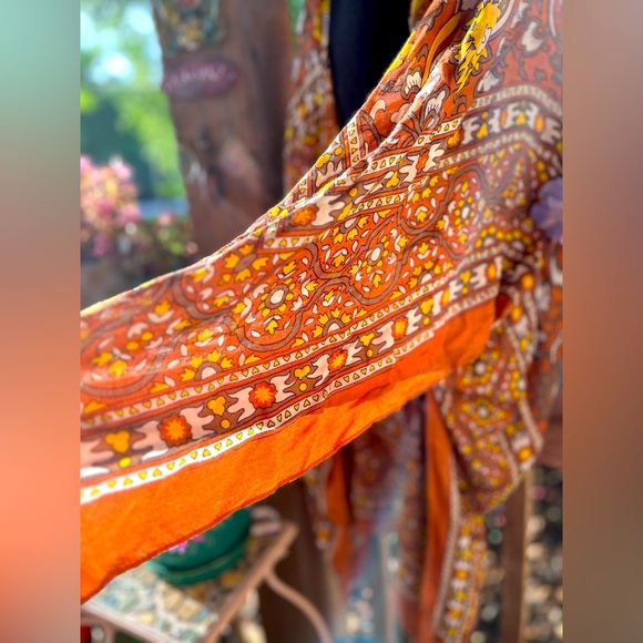 Free People Bold Orange/Yellow/Tan Floral Paisley Open Front Soft Ruana Kimono - Picture 5 of 9